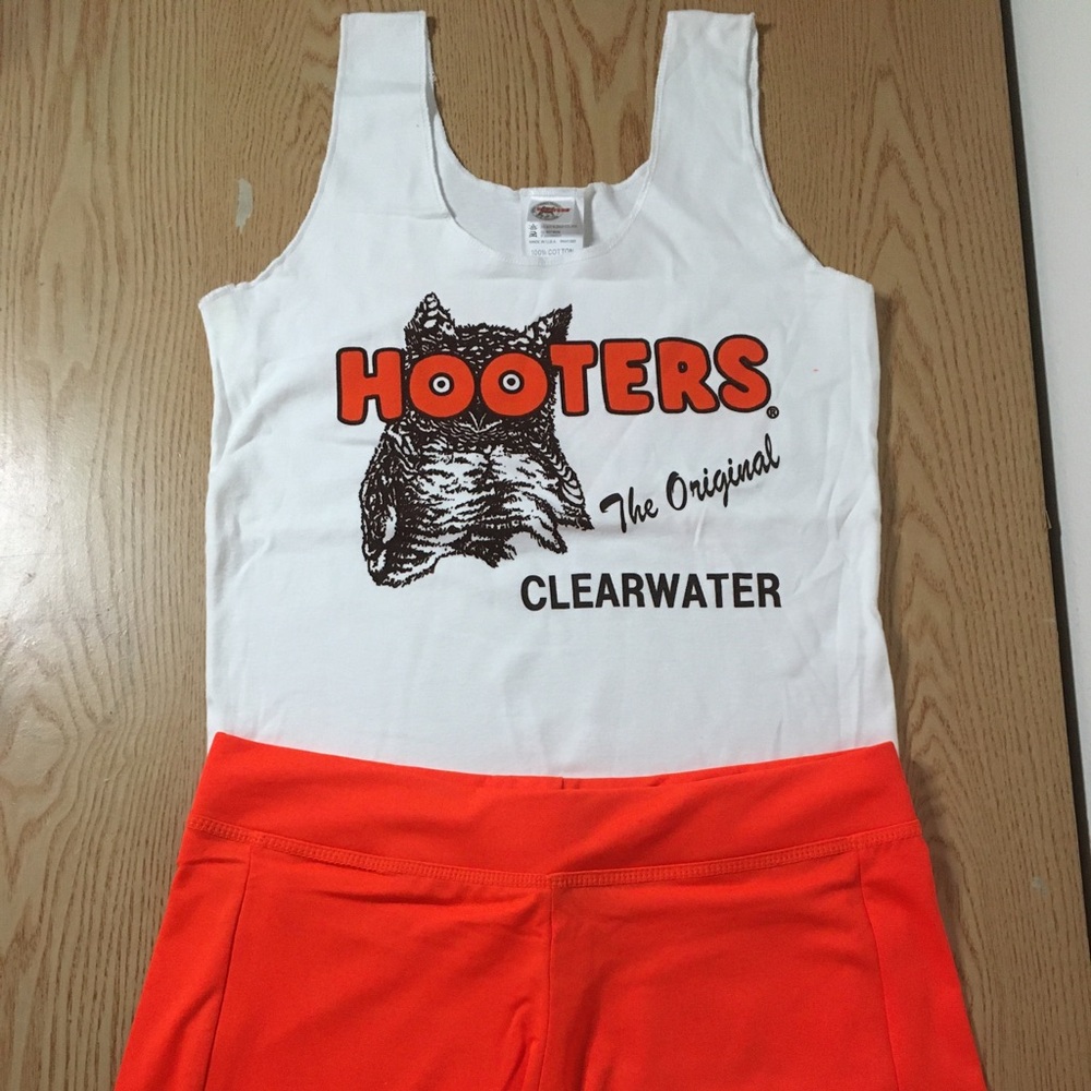 New Hooters Girl Uniform Tank & Shorts From Clearwater Florida Size Small
